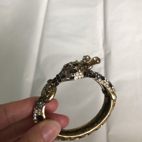 Exotic Giraffe Bracelet - Picture 6 of 8